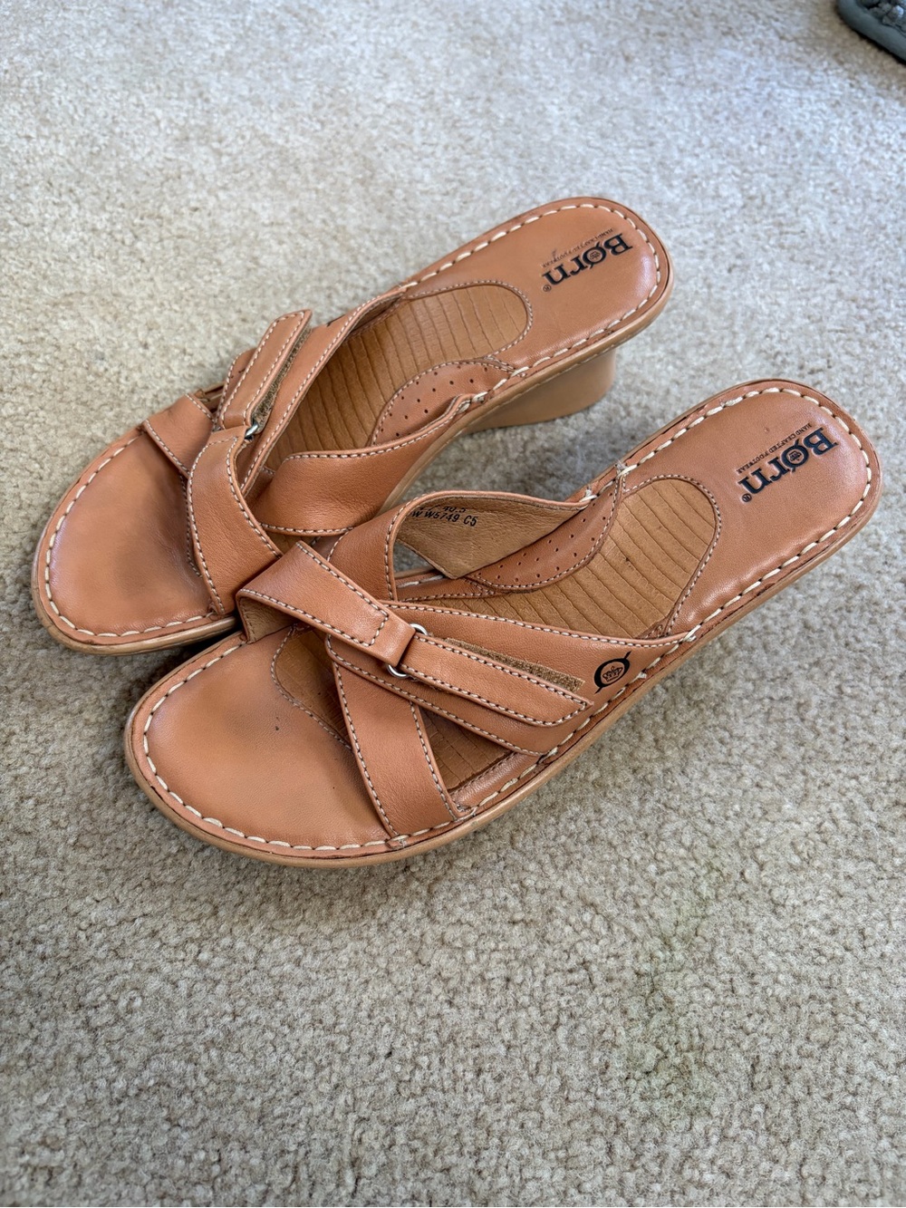 Born Wedge Sandals Tan size 9 Adjustable Strap Slides